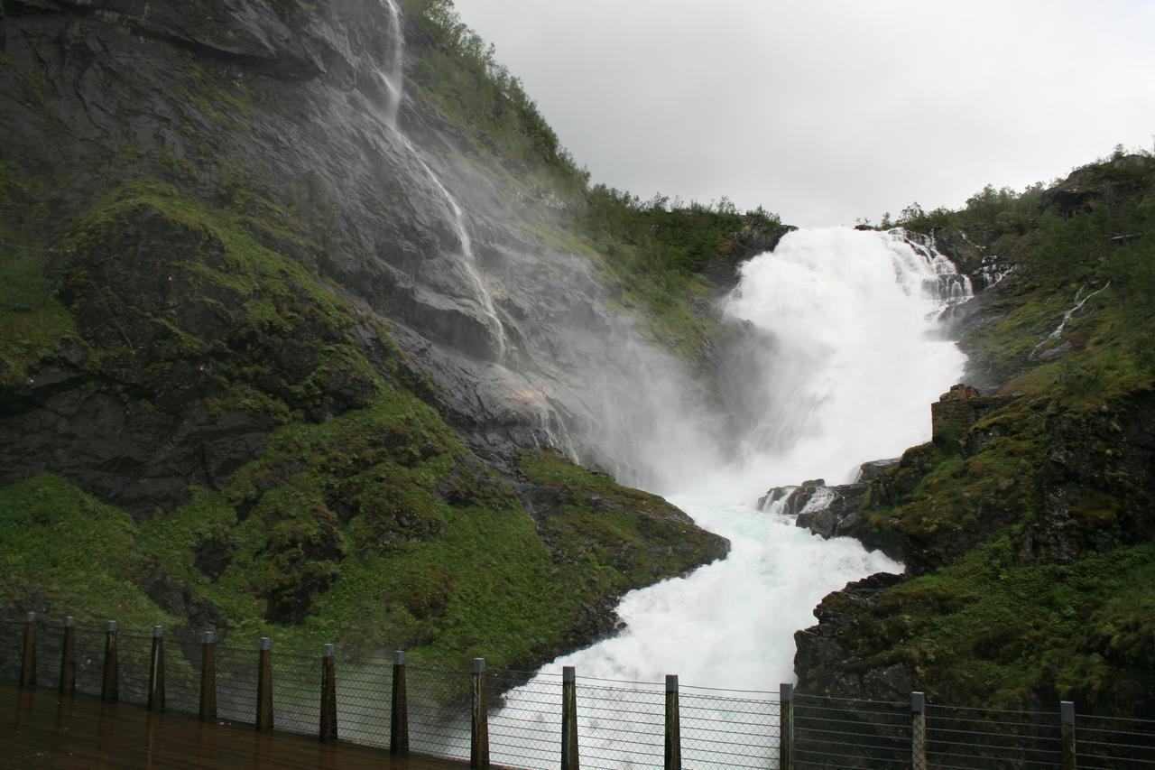 Der Fjordtraum In Balestrand Direkt Am Wasser Екстер'єр фото